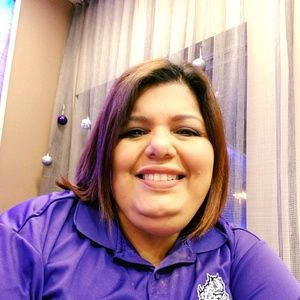 Meet your Posher, Estela